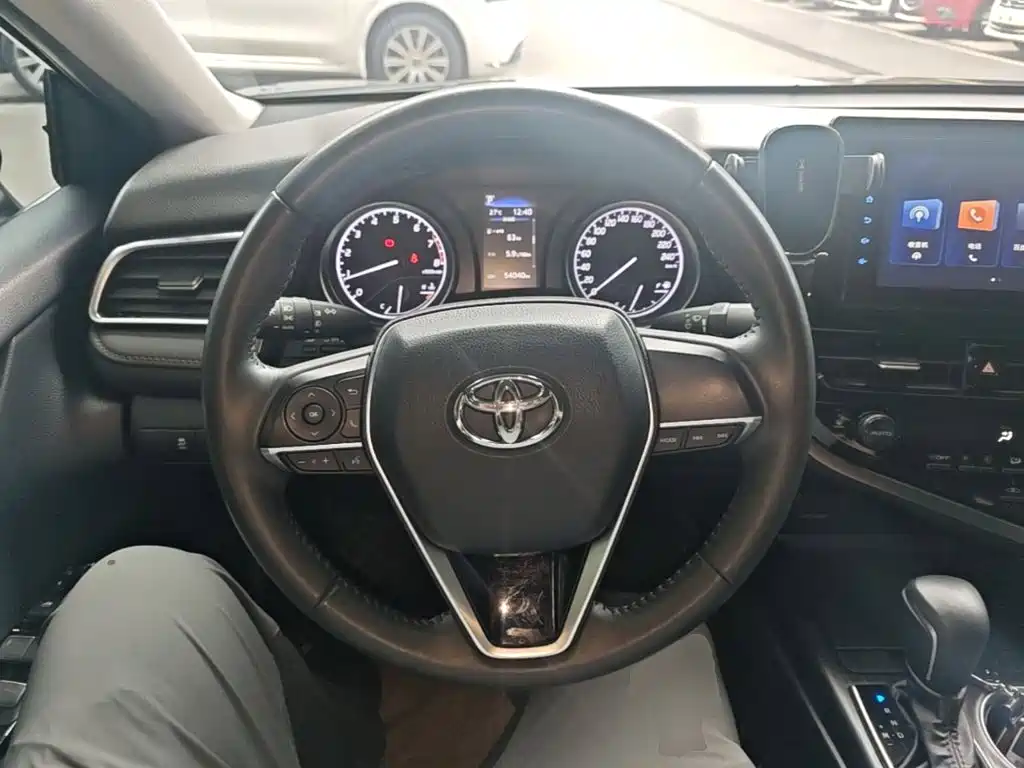Toyota Camry — миниатюра 11