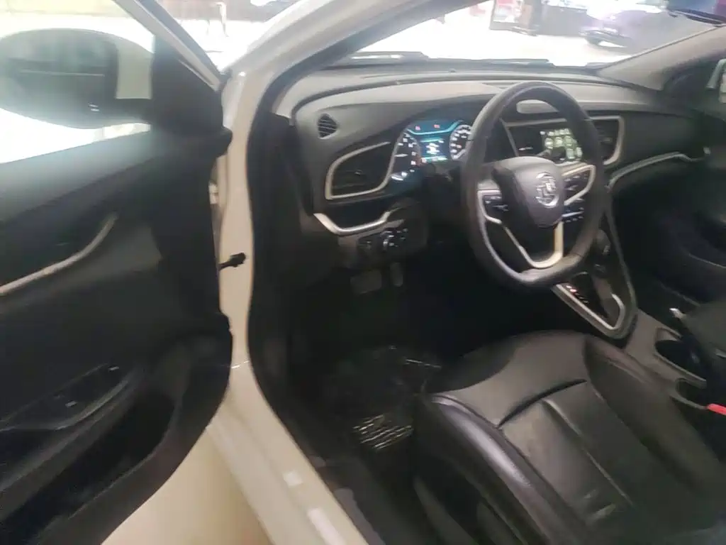 Buick Excelle — миниатюра 12