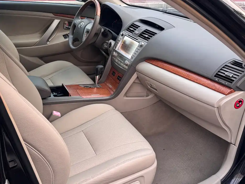 Toyota Camry — миниатюра 10