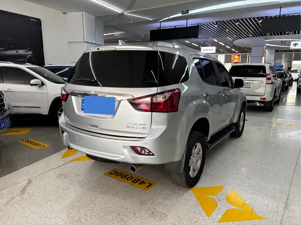 ISUZU MU X SHEPHERD RANGER