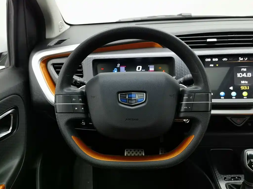 Geely Vision X1 — миниатюра 11