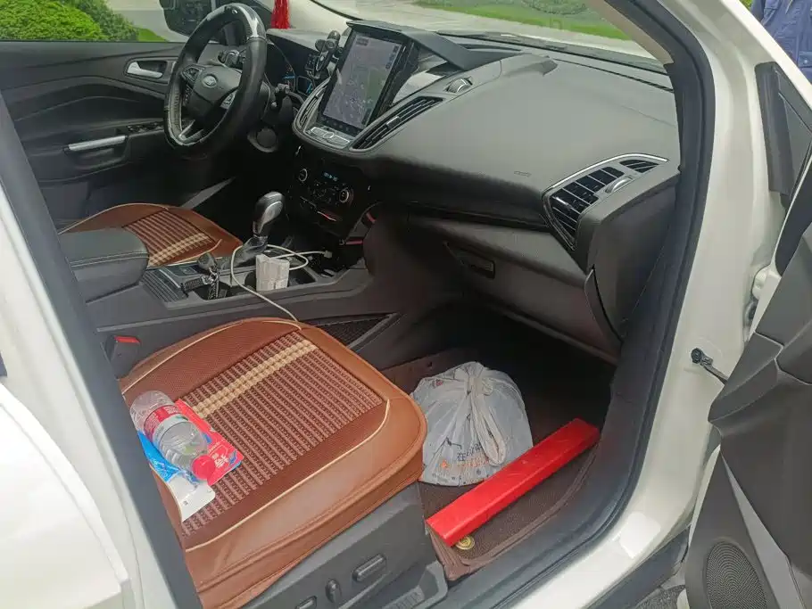 Ford Kuga — миниатюра 7