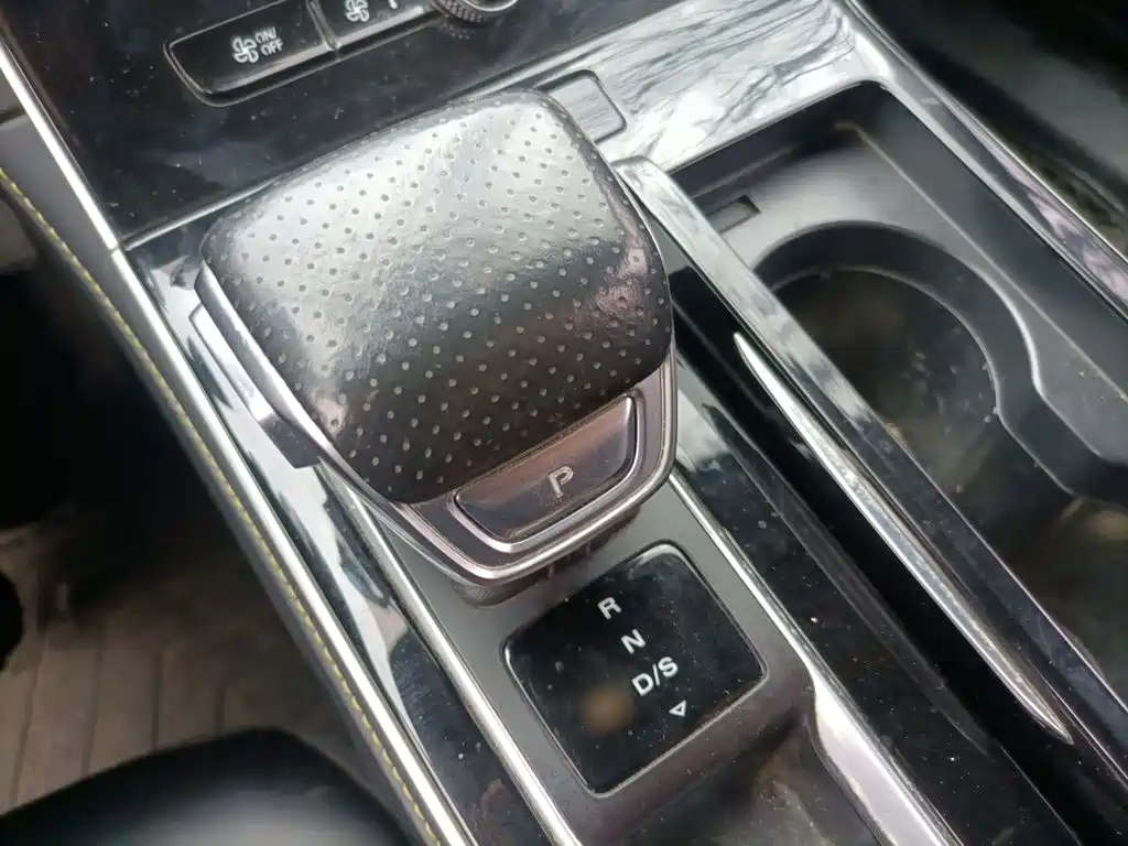 Roewe i6 MAX — миниатюра 7