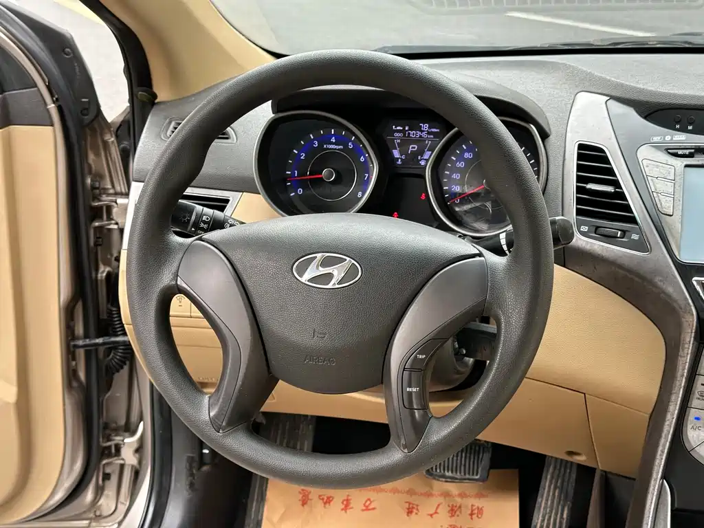 Hyundai Elantra Langdong 1.6L Auto Leading Type, фото 13