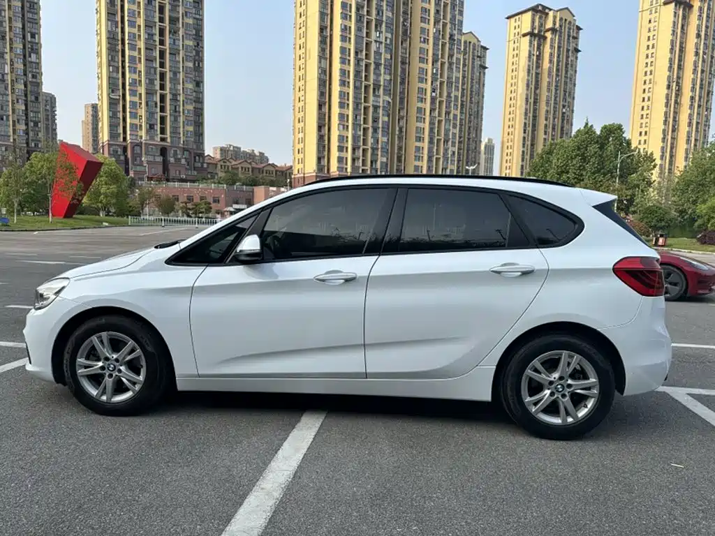 BMW 2 Series Active Tourer — миниатюра 25