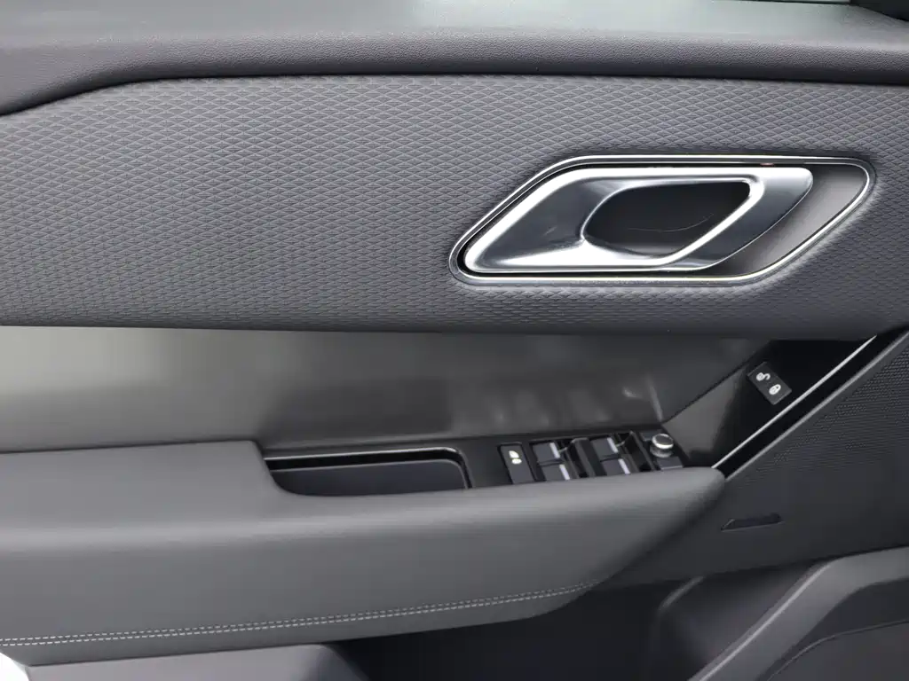 Land Rover Velar — миниатюра 11