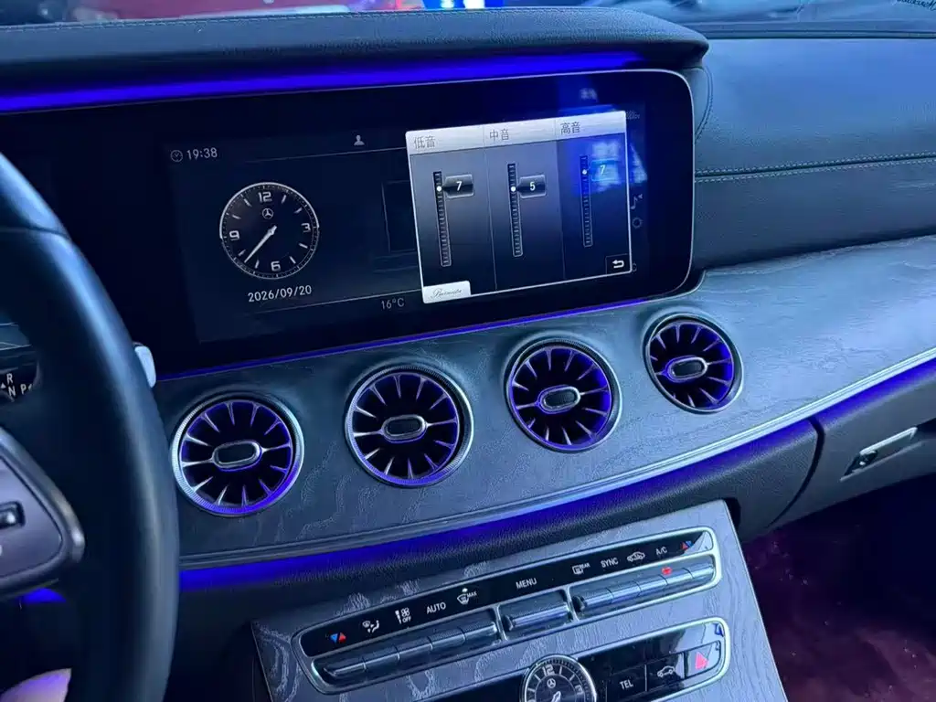 Mercedes-Benz CLS — миниатюра 4