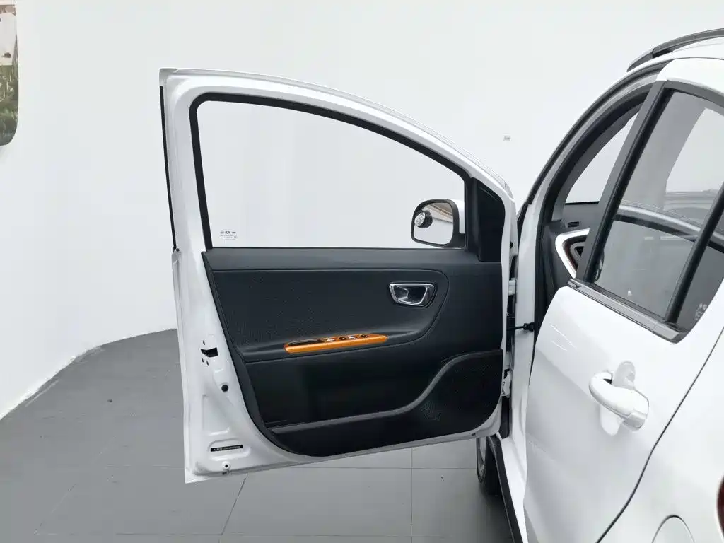 Geely Vision X1 — миниатюра 8