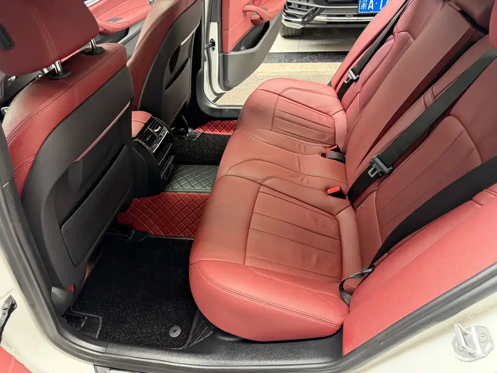 BMW 5 Series — миниатюра 16