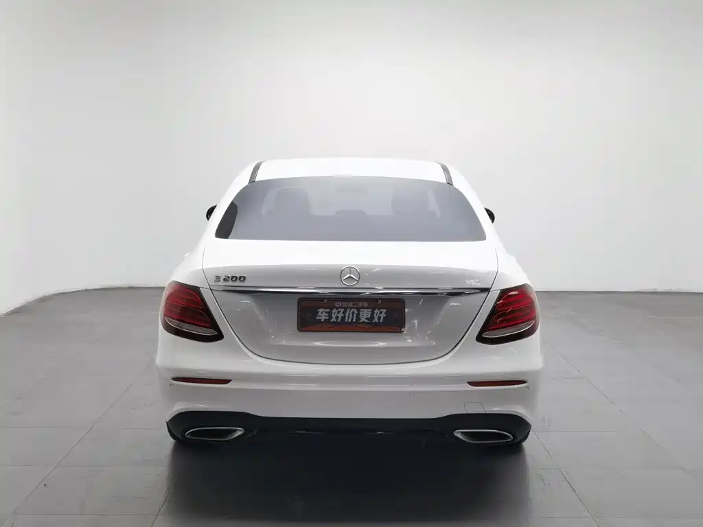 Mercedes-Benz E-Class — миниатюра 4