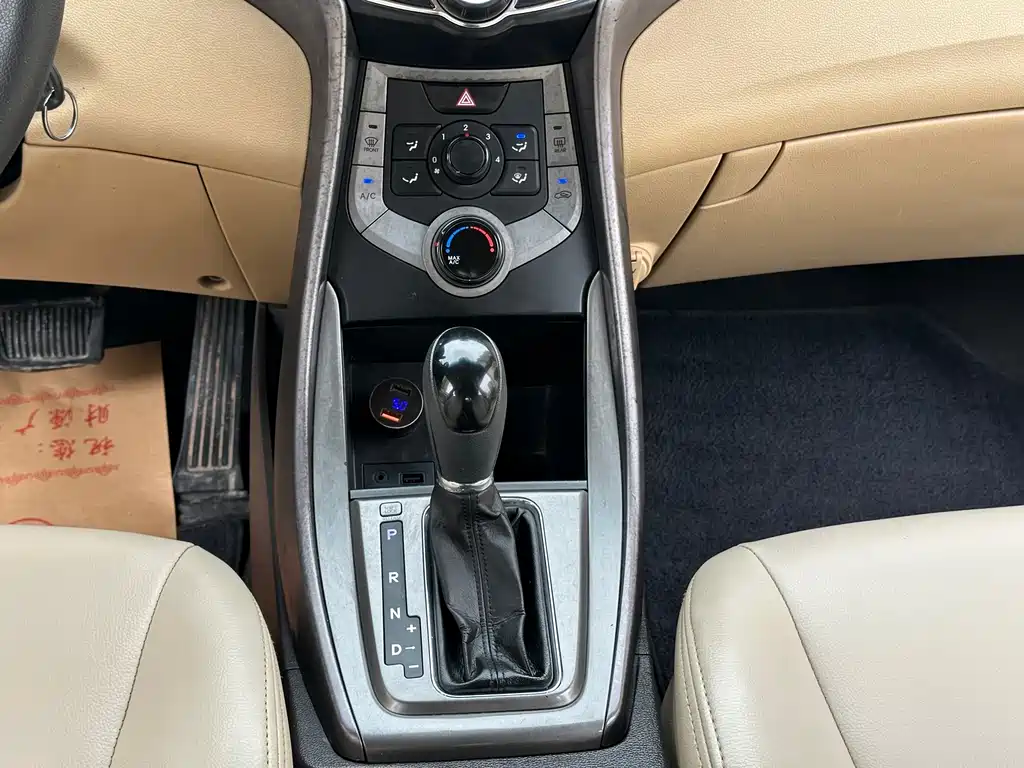 Hyundai Elantra Langdong — миниатюра 4