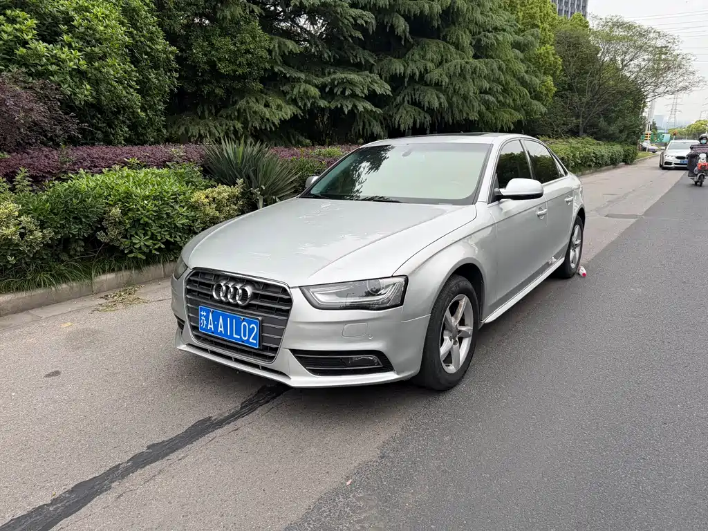 Audi A4L 2012