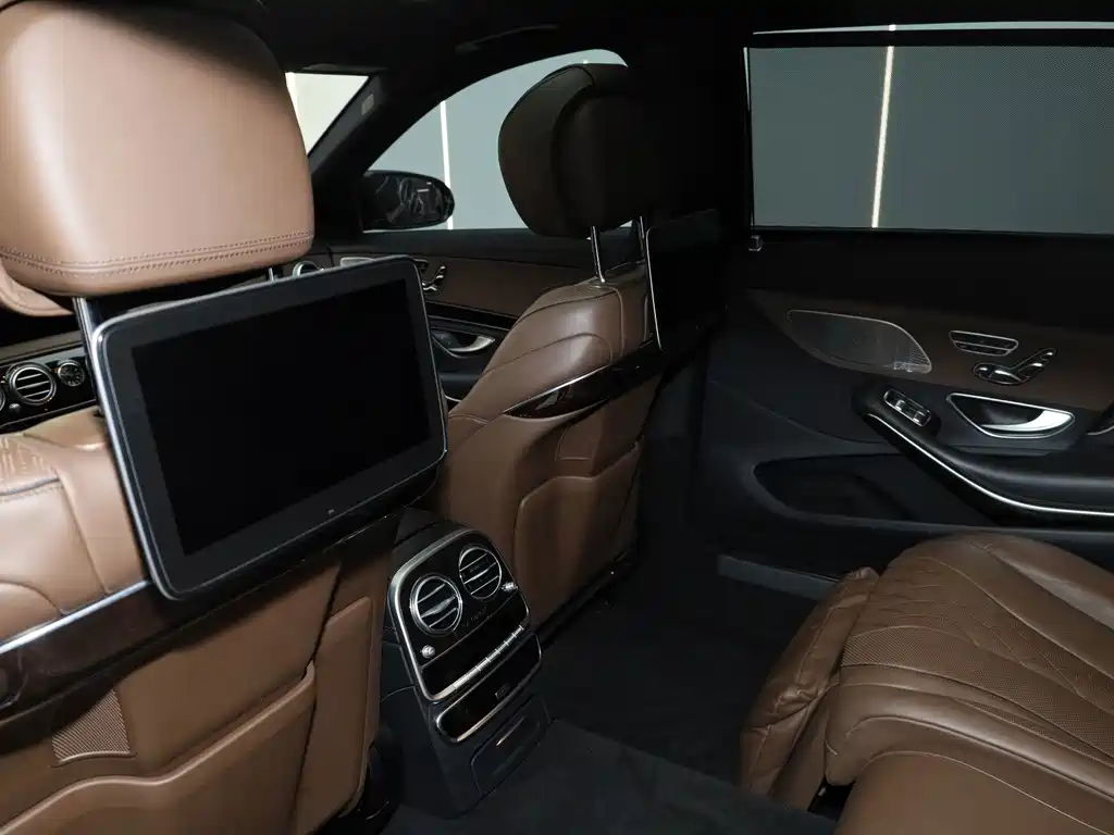 Mercedes-Benz S-Class — миниатюра 13