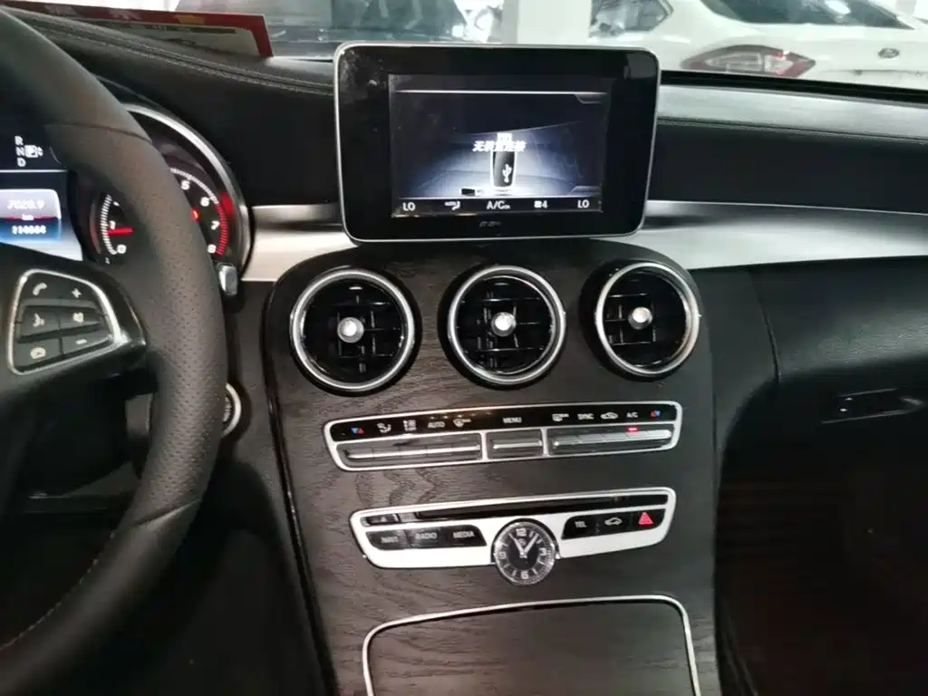 Mercedes-Benz C-Class — миниатюра 13