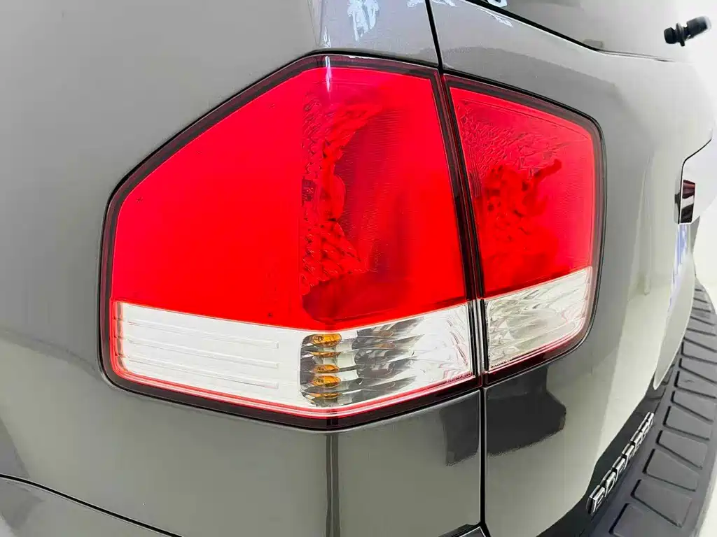 Kia Borrego — миниатюра 13