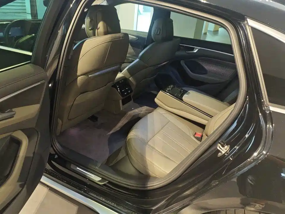 Audi A6L — миниатюра 6