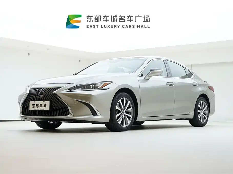 Lexus ES 2021