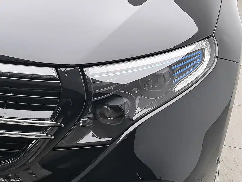 Mercedes-Benz EQC — миниатюра 7