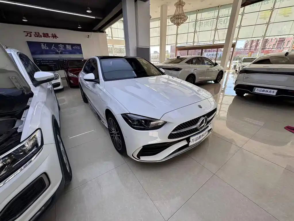 Mercedes-Benz C-Class — миниатюра 3