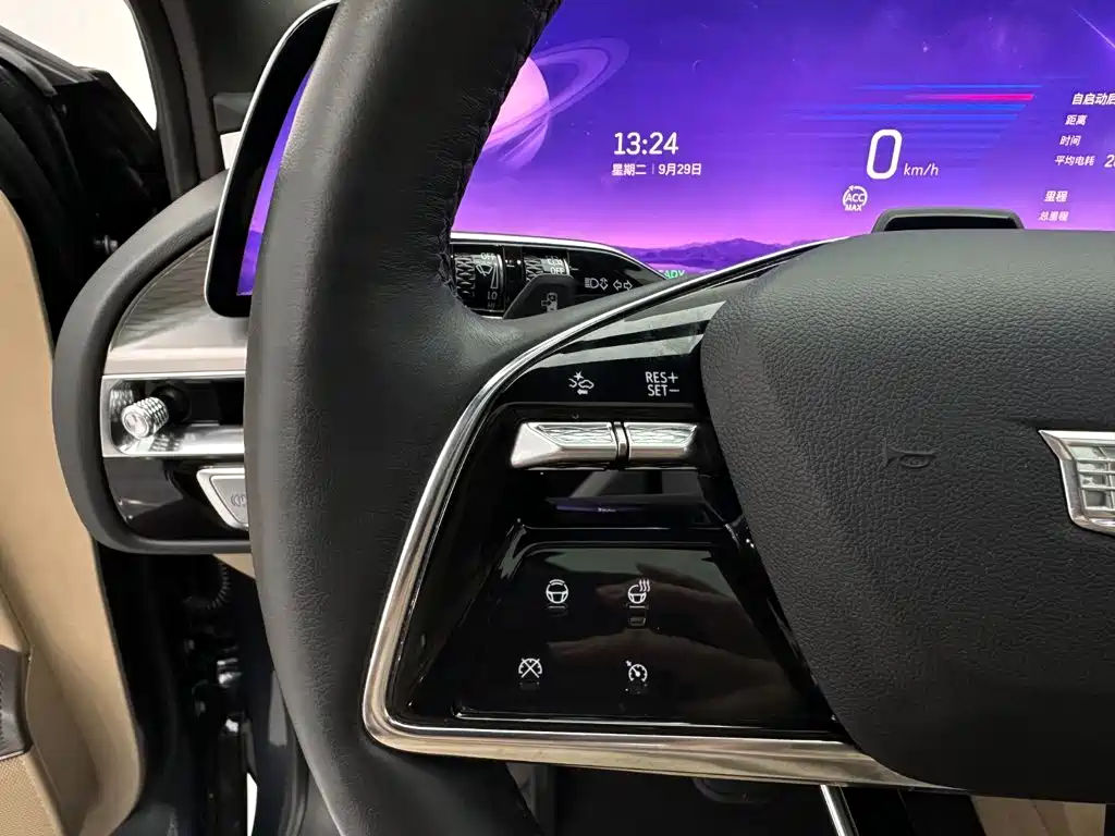Cadillac Lyriq — миниатюра 22