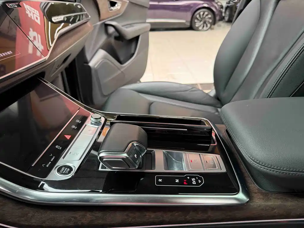 Audi Q7 — миниатюра 7
