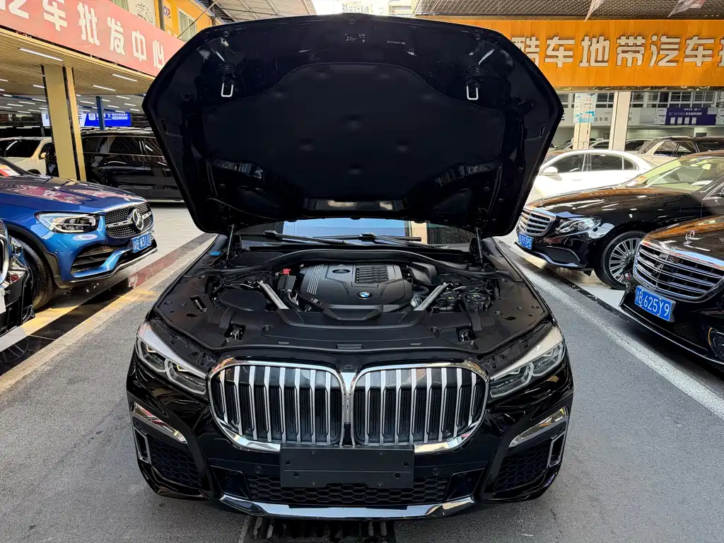 BMW 7 Series — миниатюра 34