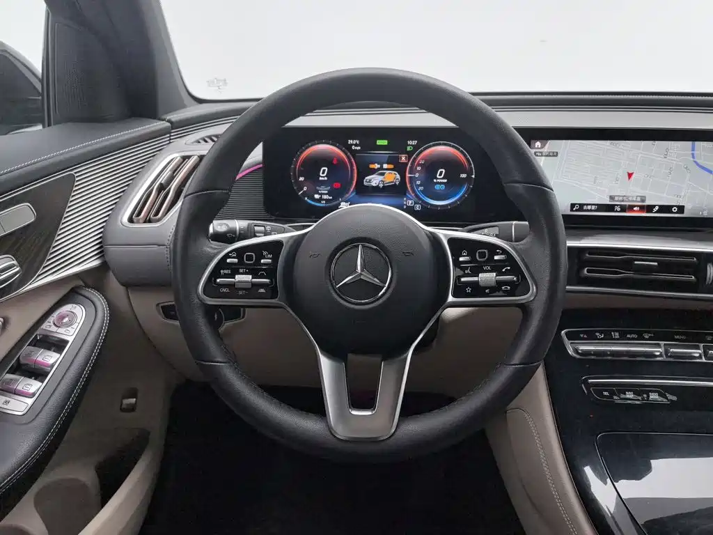 Mercedes-Benz EQC — миниатюра 11