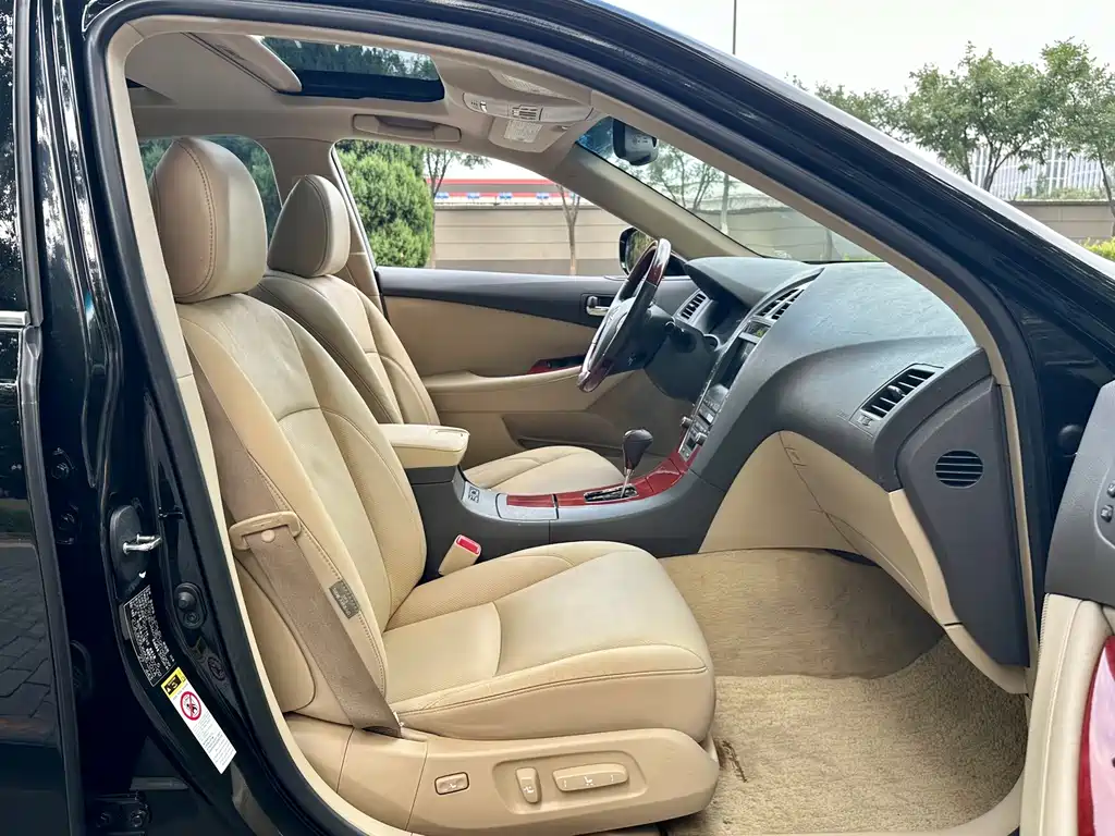 Lexus ES — миниатюра 15