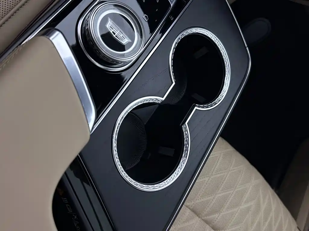 Cadillac Lyriq — миниатюра 11