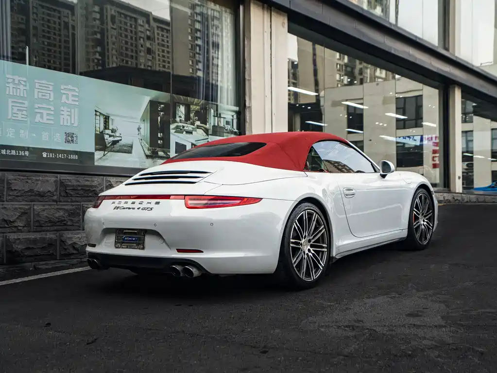 Porsche 911 2015 Carrera 4 Cabriolet 3.4L Style Edition