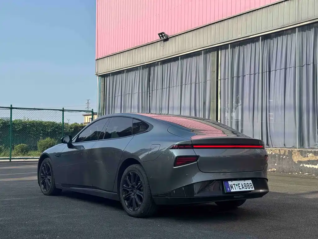 XPeng P7 — миниатюра 5