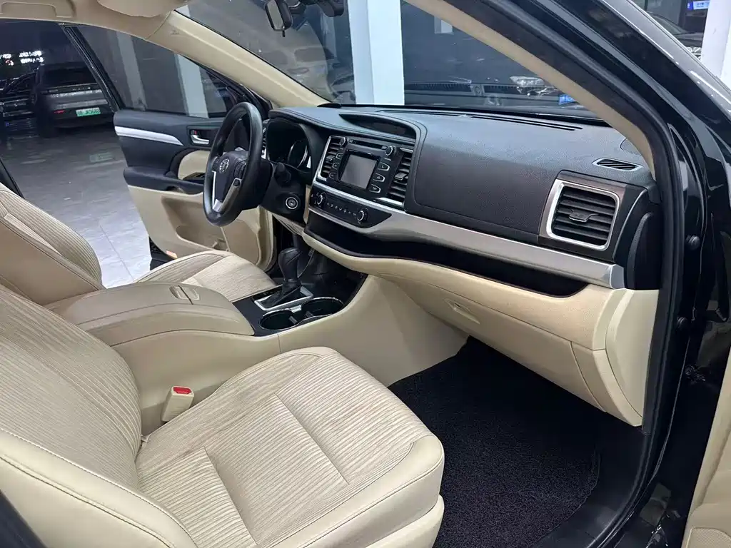 Toyota Highlander — миниатюра 7