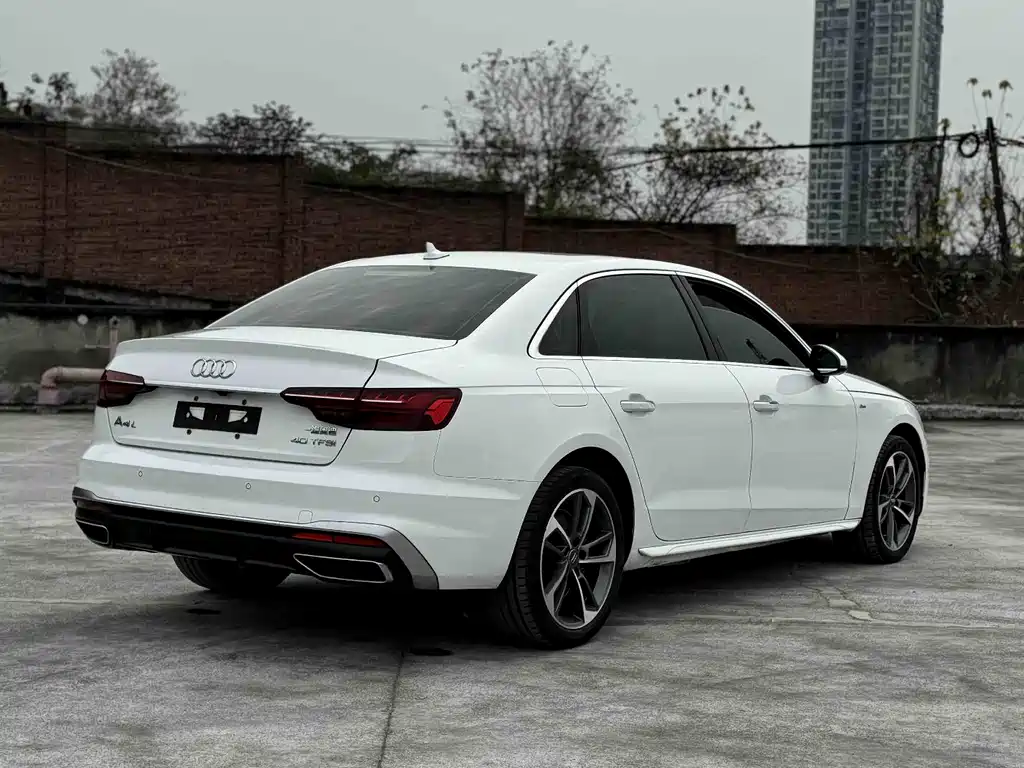AUDI A4L