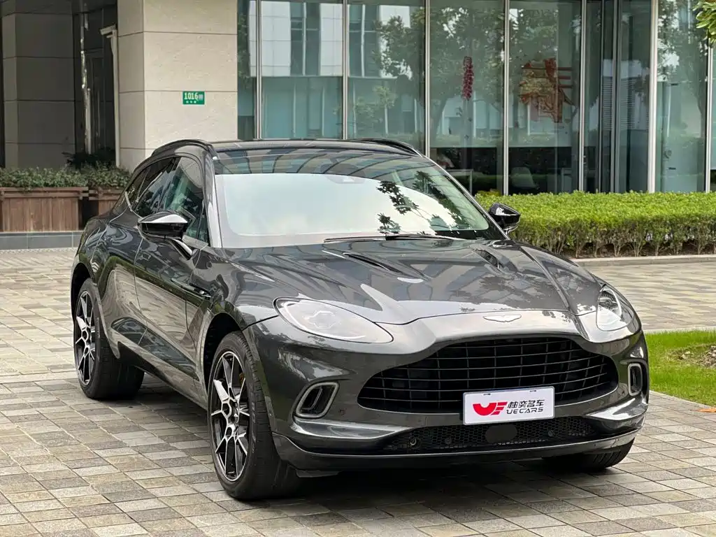 Aston Martin DBX — миниатюра 3