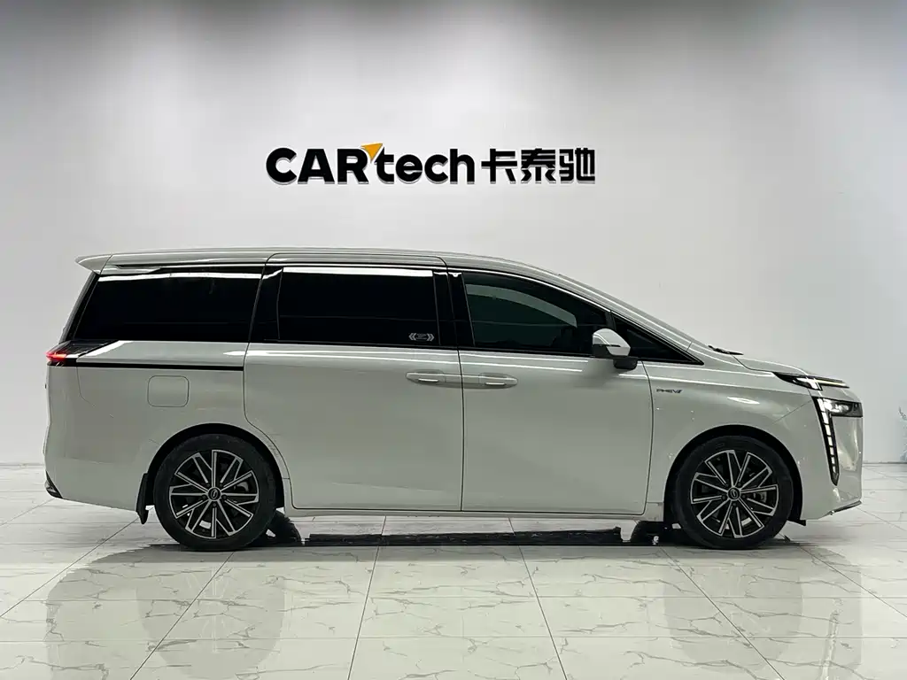 GAC Motor Trumpchi E8 PHEV — миниатюра 4
