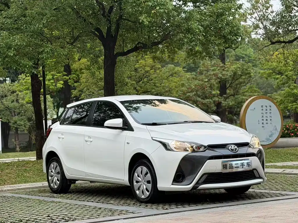 Toyota Yaris L — миниатюра 3