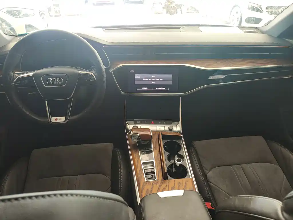 Audi A6L New Energy — миниатюра 11