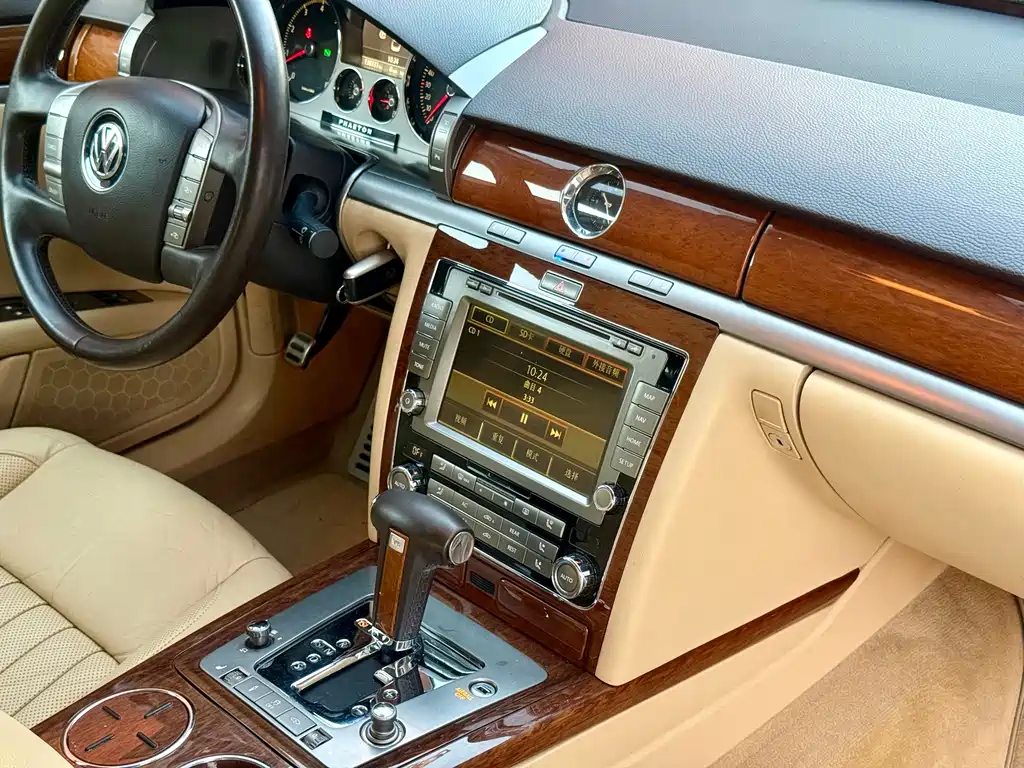 Volkswagen Phaeton — миниатюра 17