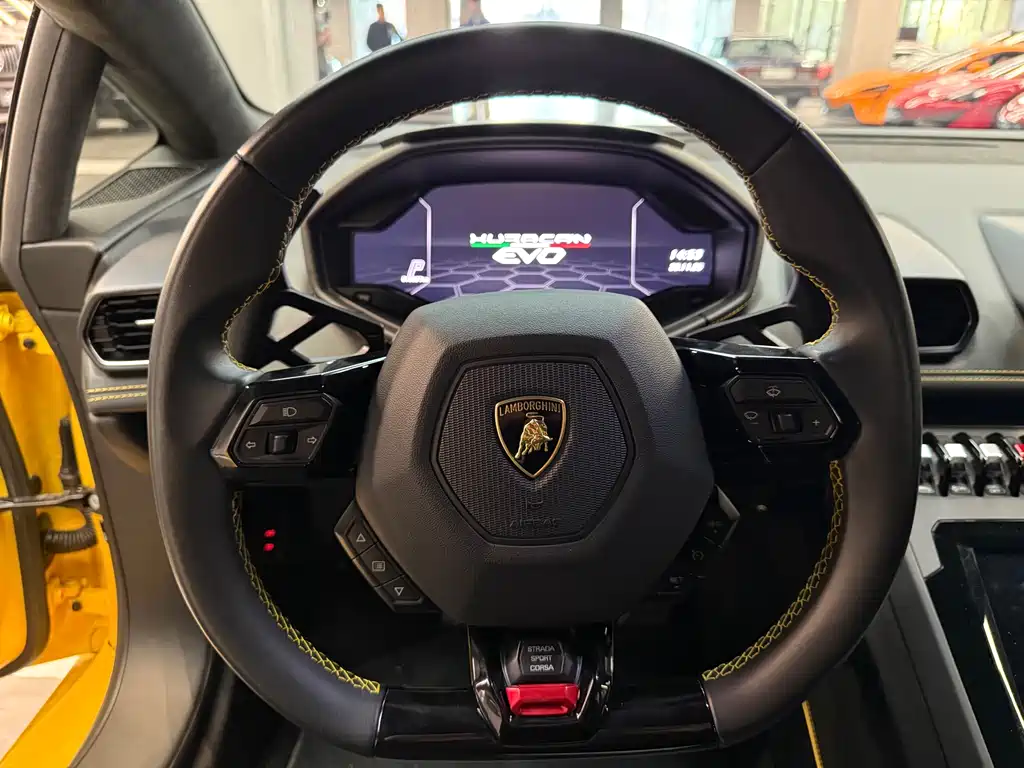 LAMBORGHINI HURACÁN