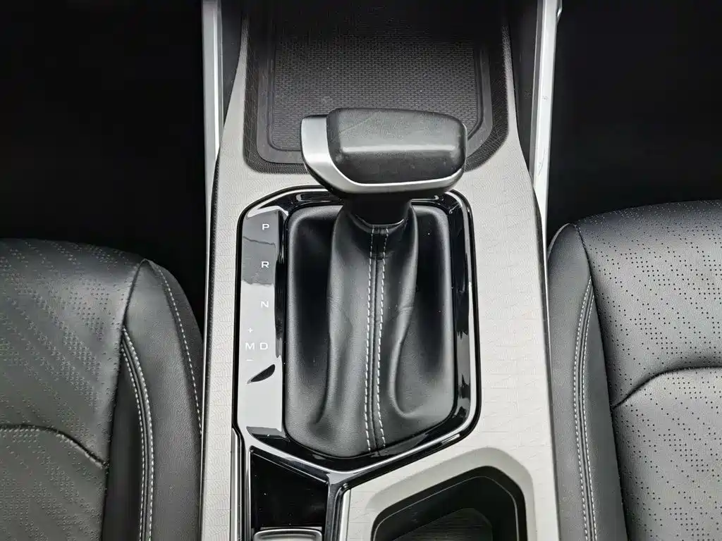 Geely Emgrand — миниатюра 13