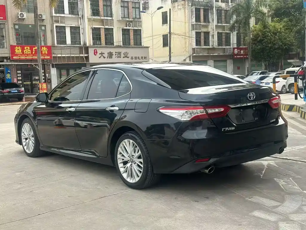 TOYOTA CAMRY