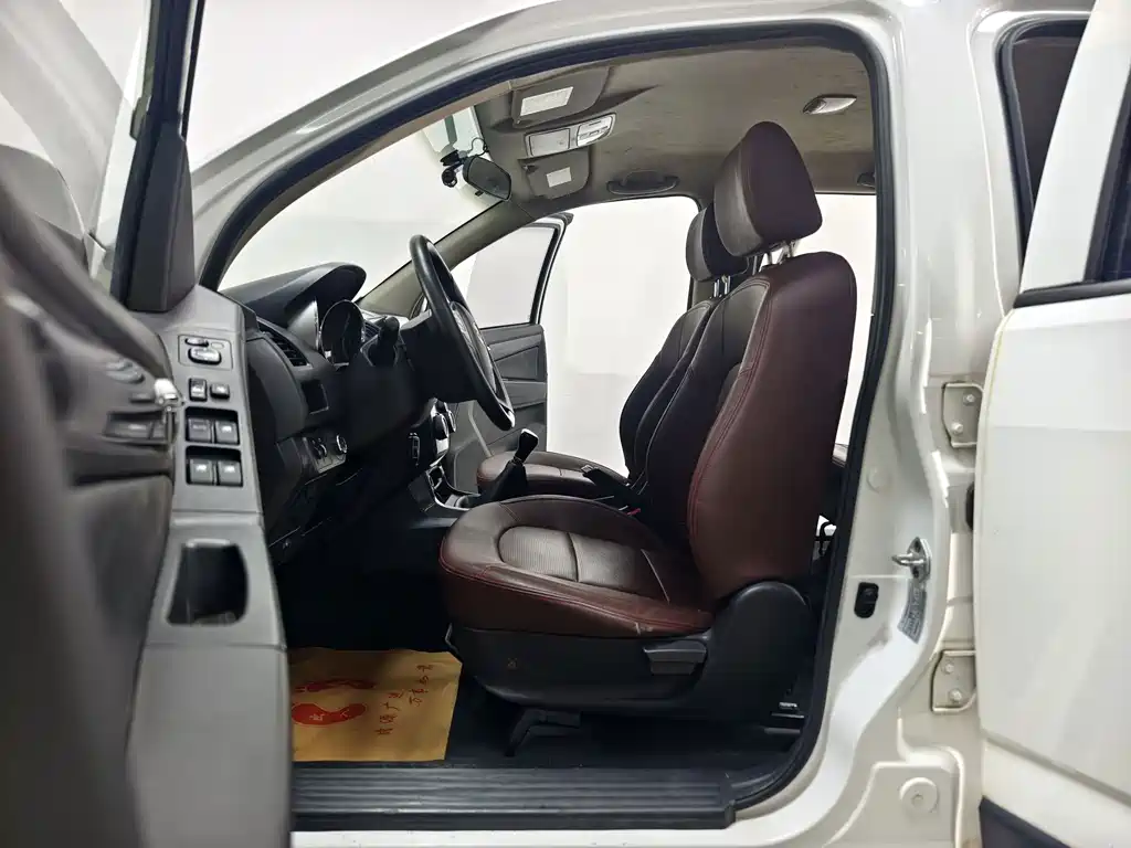 Isuzu TAGA Daga — миниатюра 10