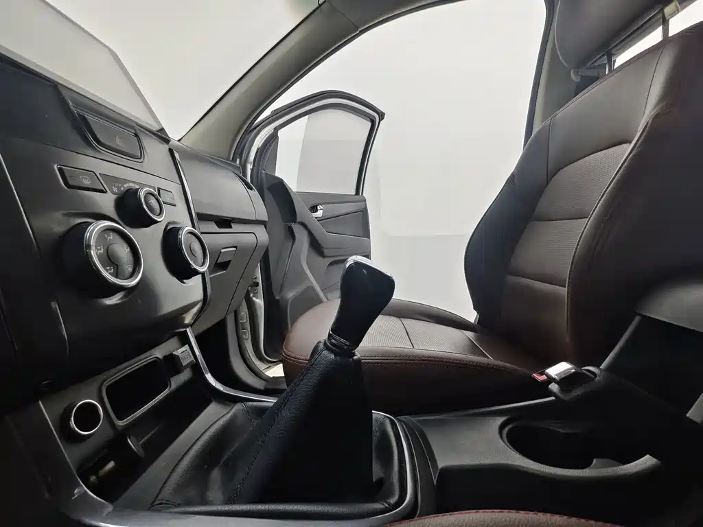 Isuzu TAGA Daga — миниатюра 11