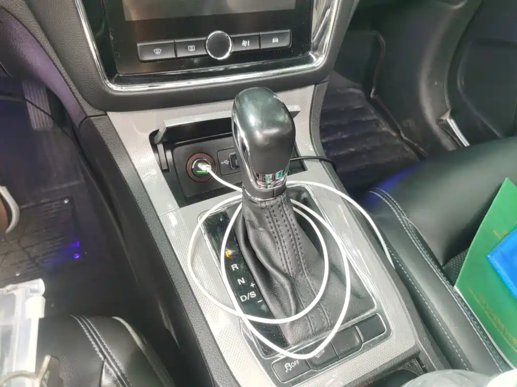 Roewe RX5 — миниатюра 10