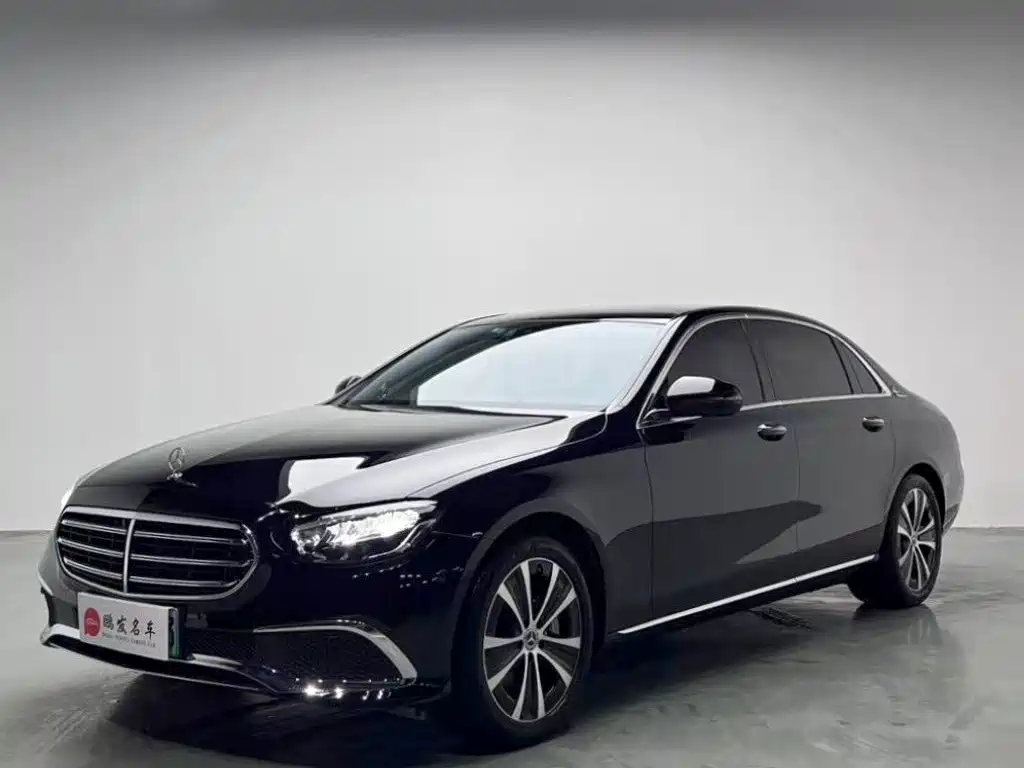 奔驰E级新能源 2022款 改款二 E 350 e L 插电式混合动力轿车 2022