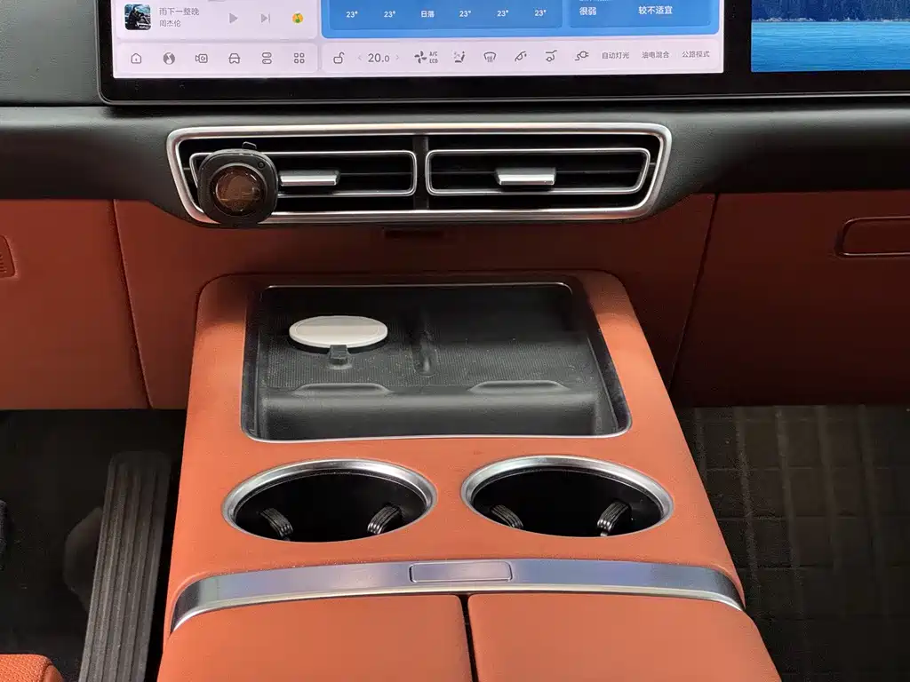 Li Auto Li L8 — миниатюра 13