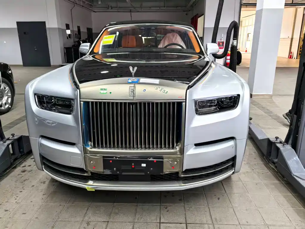 Rolls-Royce Phantom — миниатюра 7
