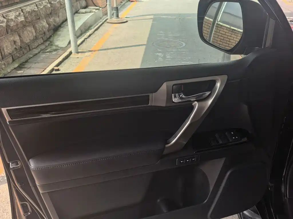 Lexus GX — миниатюра 7