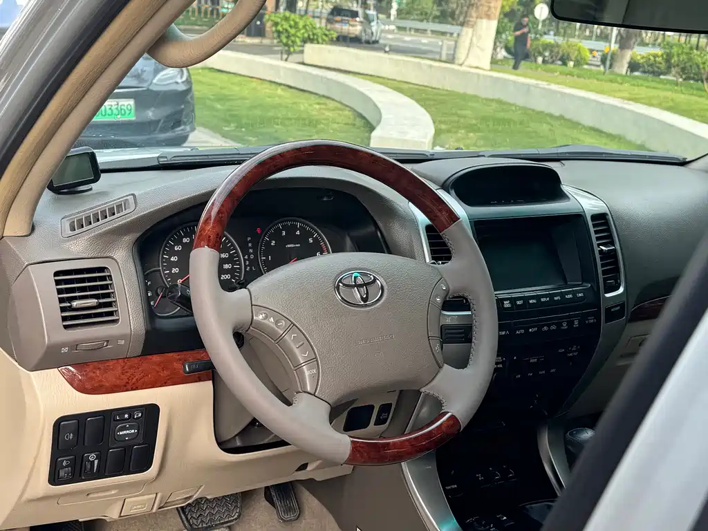 Toyota Land Cruiser Prado 2006 4.0L AT VX NAVI