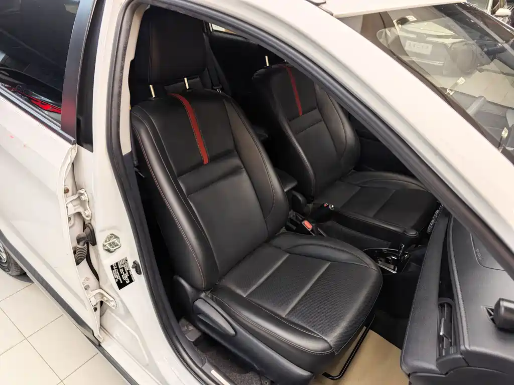 Toyota Yaris L — миниатюра 31